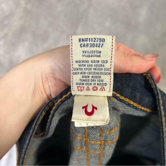 VTG True Religion Low Rise Western Style Boot Cut Women’s Dark Wash Size 31 - Picture 9 of 10